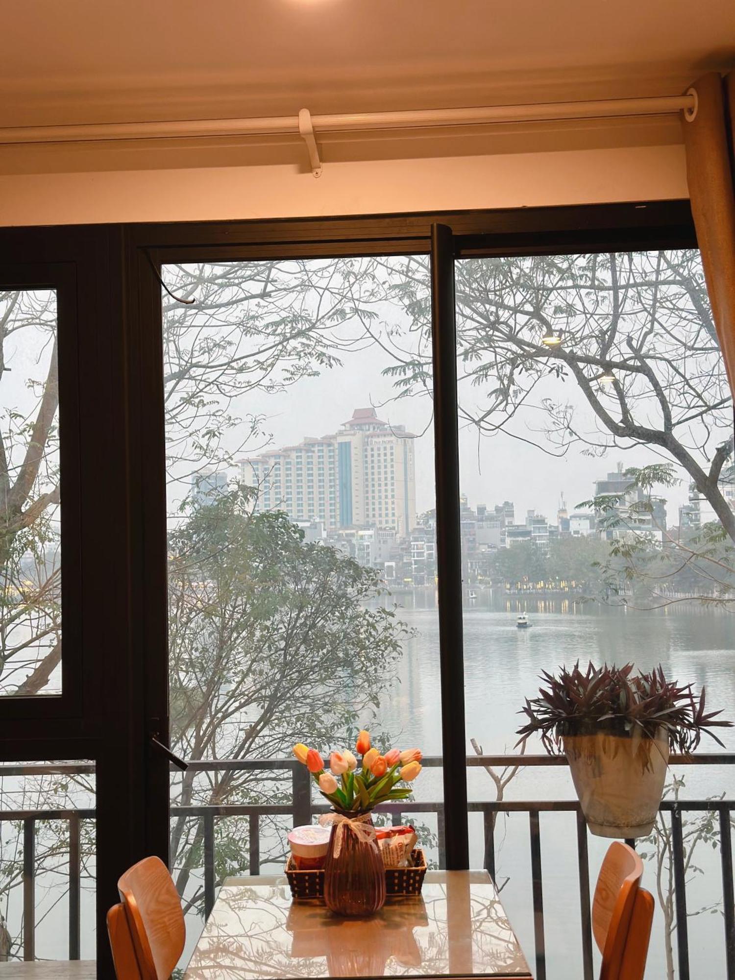 Windy Lakeview Studio Ha Noi Hanoi Eksteriør billede